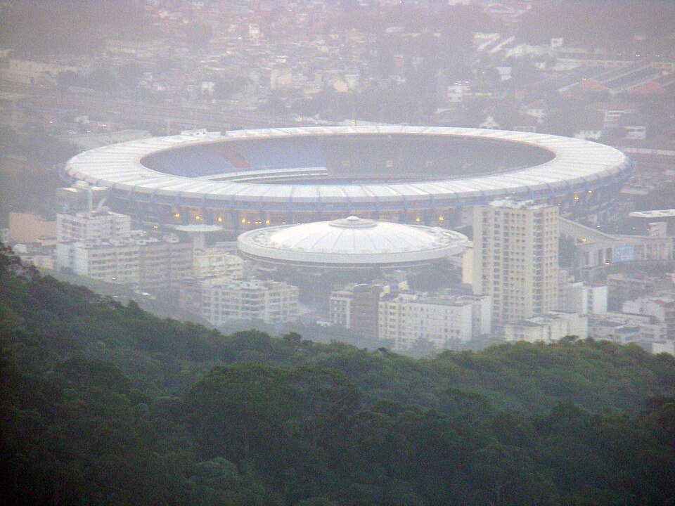 Vista aérea de un partido del Brasileirao con poca circulación de balón